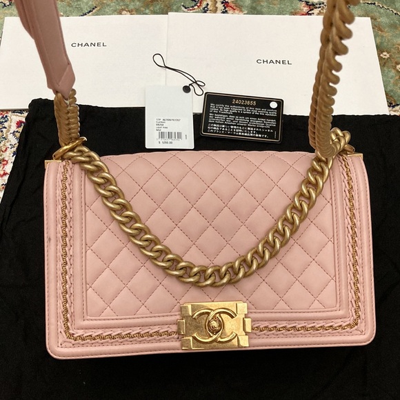 Chanel pink medium boy bag- matte gold chain - Picture 10 of 17